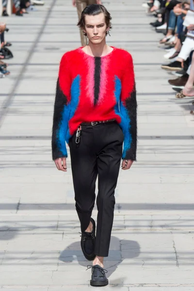 Look 37